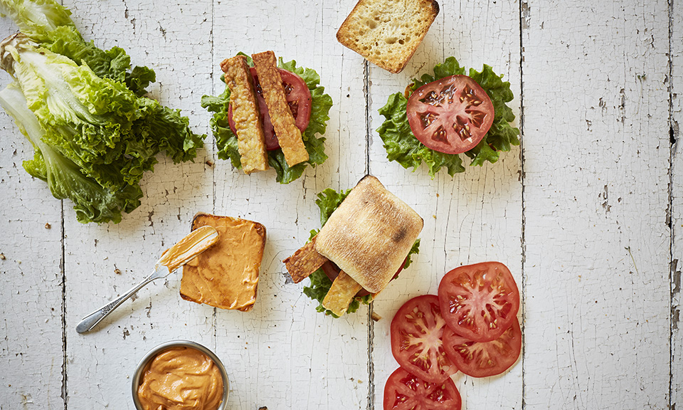TLT Tempeh, Lettuce, & Tomato Recipe Russell Hobbs